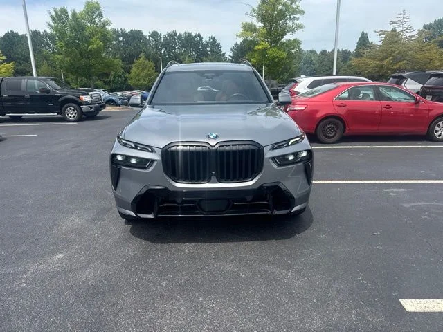 Used 2024 Gray BMW xDrive40i image 8