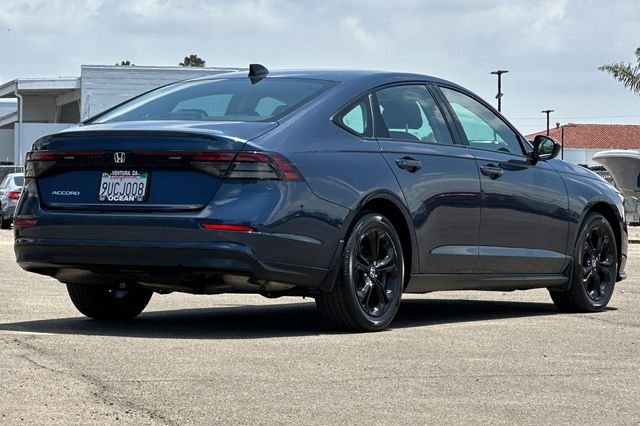 Used 2025 Canyon River Blue Met Honda SE image 4