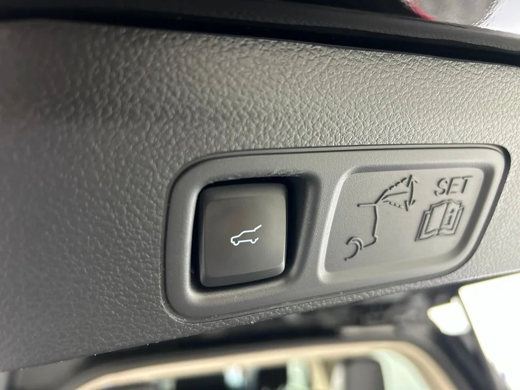 Used 2022 Black Ford XLT image 43