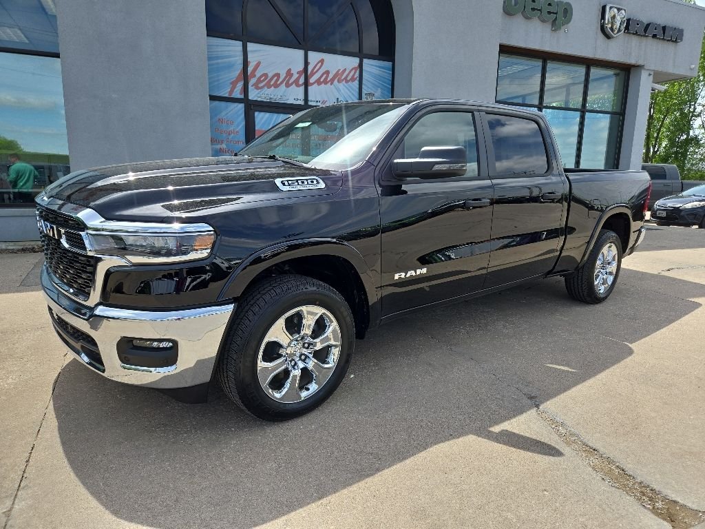 New 2026 Diamond Black Crystal Pearl-Coat Exterior Paint RAM Big Horn/Lone Star image 3