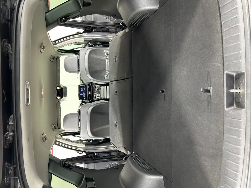 Used 2021 Gray Hyundai SEL image 21