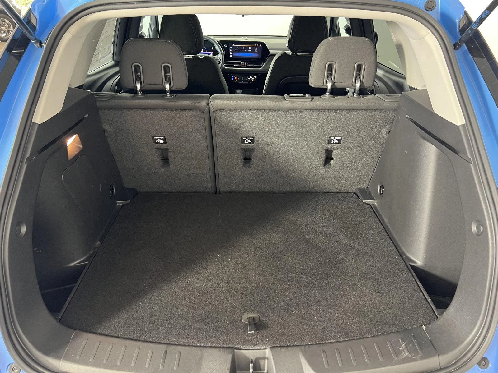 Used 2024 Fountain Blue Chevrolet LT image 25