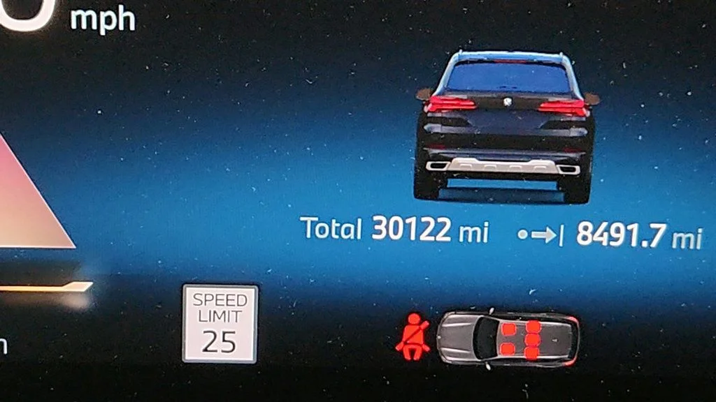 Used 2024 Black Sapphire Metallic BMW xDrive40i SAV w/ Premium Package & Parking Assistance Package image 15