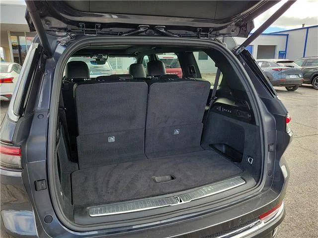 Used 2022 Baltic Gray Metallic Clearcoat Jeep Overland 4x4 image 7