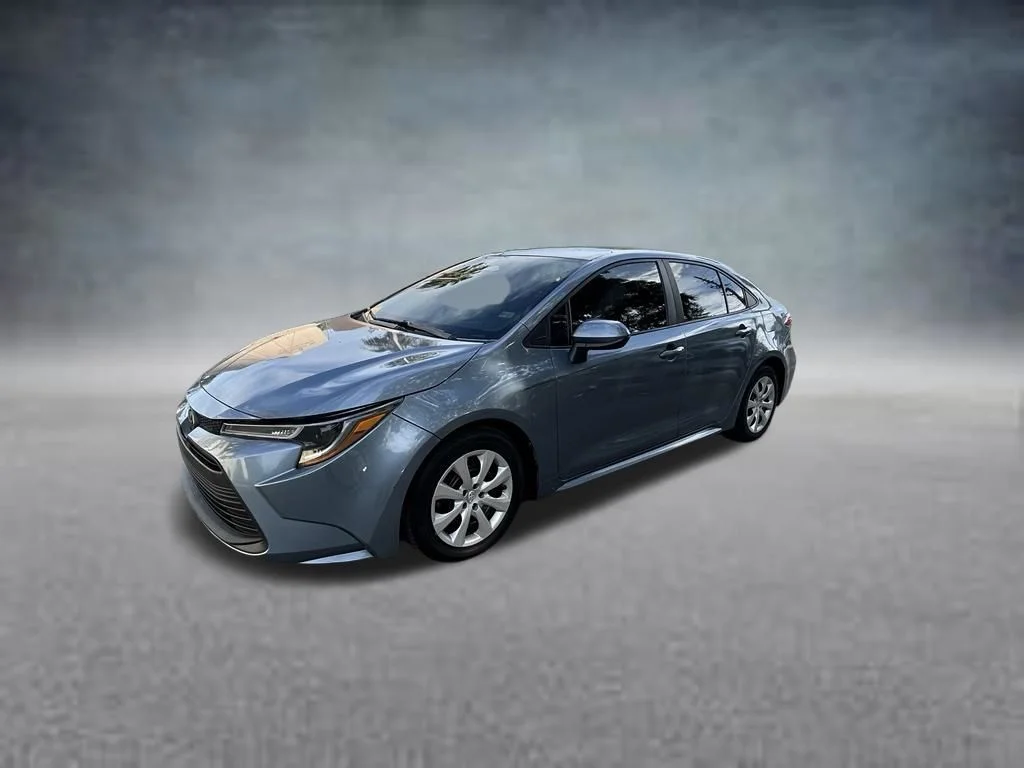 Certified Used 2023  Toyota LE image 3