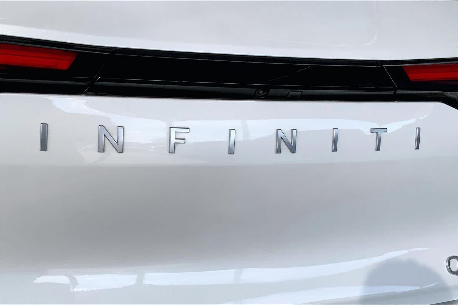 Used 2026 Radiant White INFINITI PURE image 31