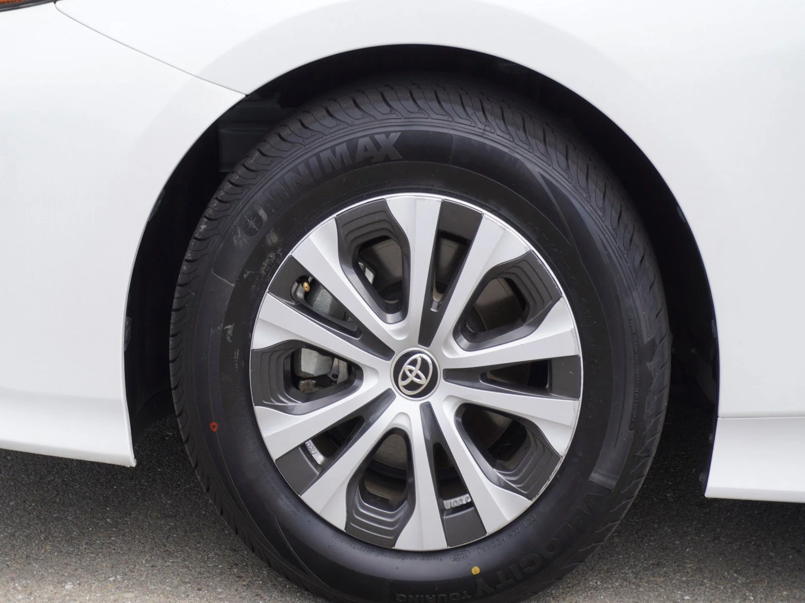 Certified Used 2022 Wind Chill Pearl Toyota XLE image 7