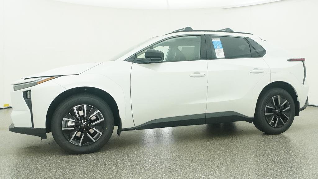 New 2026 Wind Chill Pearl Toyota XLE image 4