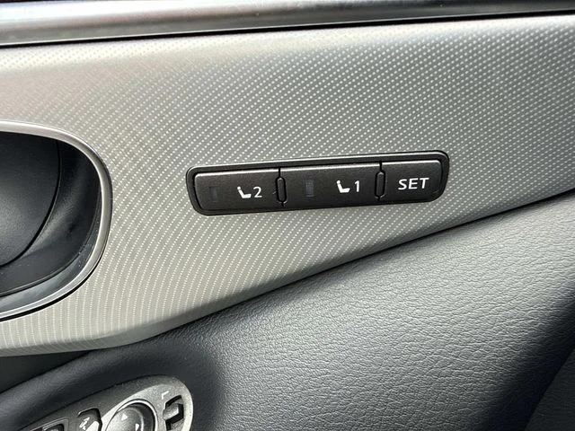 Used 2023 Blue INFINITI LUXE image 23