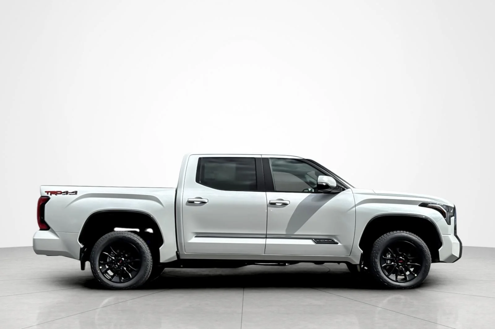 New 2026 Wind Chill Pearl <sup>1</sup> Toyota  Platinum image 6