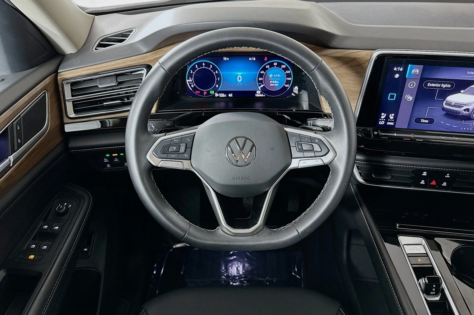 Used 2024 Pure White Volkswagen 2.0T SE w/Technology image 5