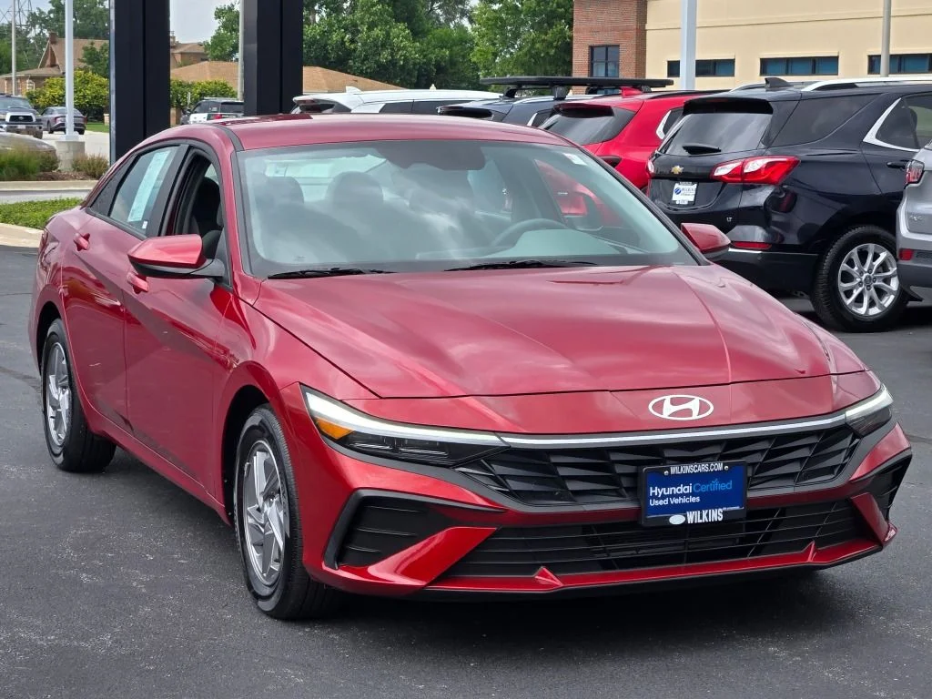 Certified Used 2025 Red Hyundai SE image 4