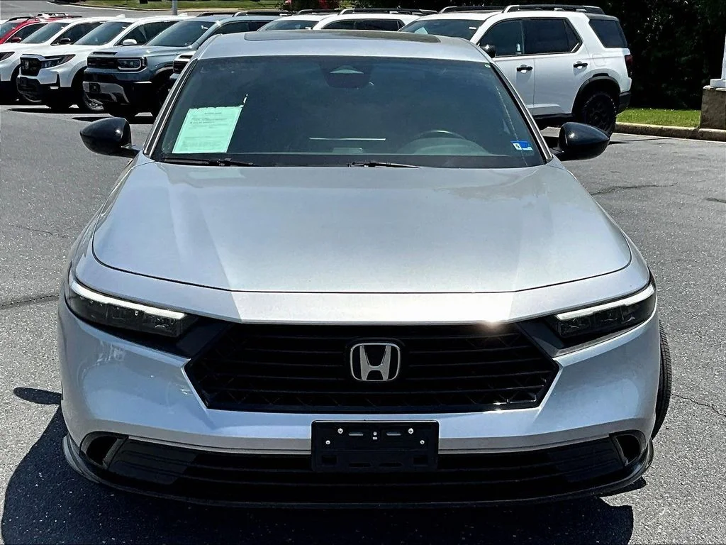 Used 2025 Solar Silver Metallic Honda Sport-L image 2