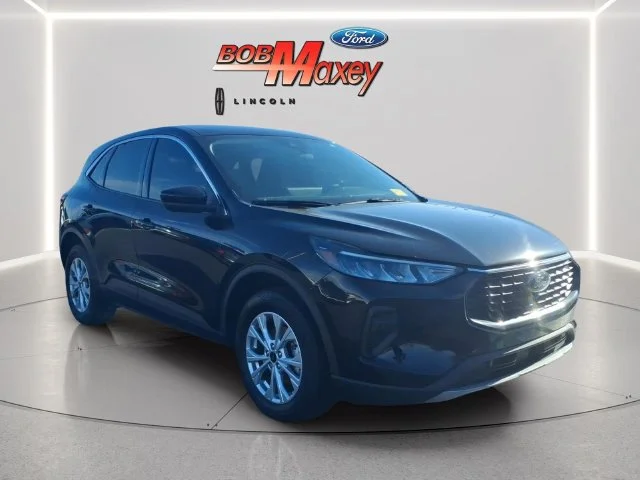 Used 2023 Black Ford Active image 3