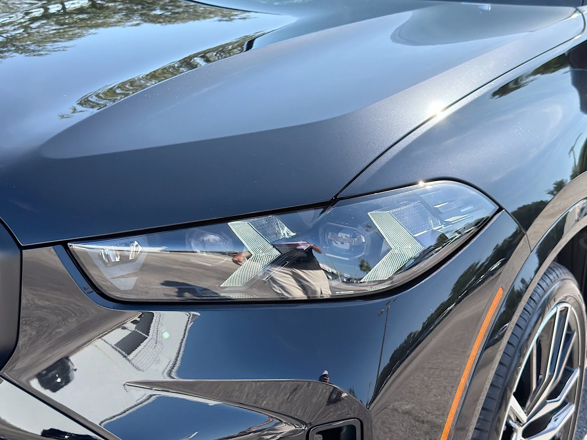 New 2026 Black Sapphire Metallic BMW M60i image 9