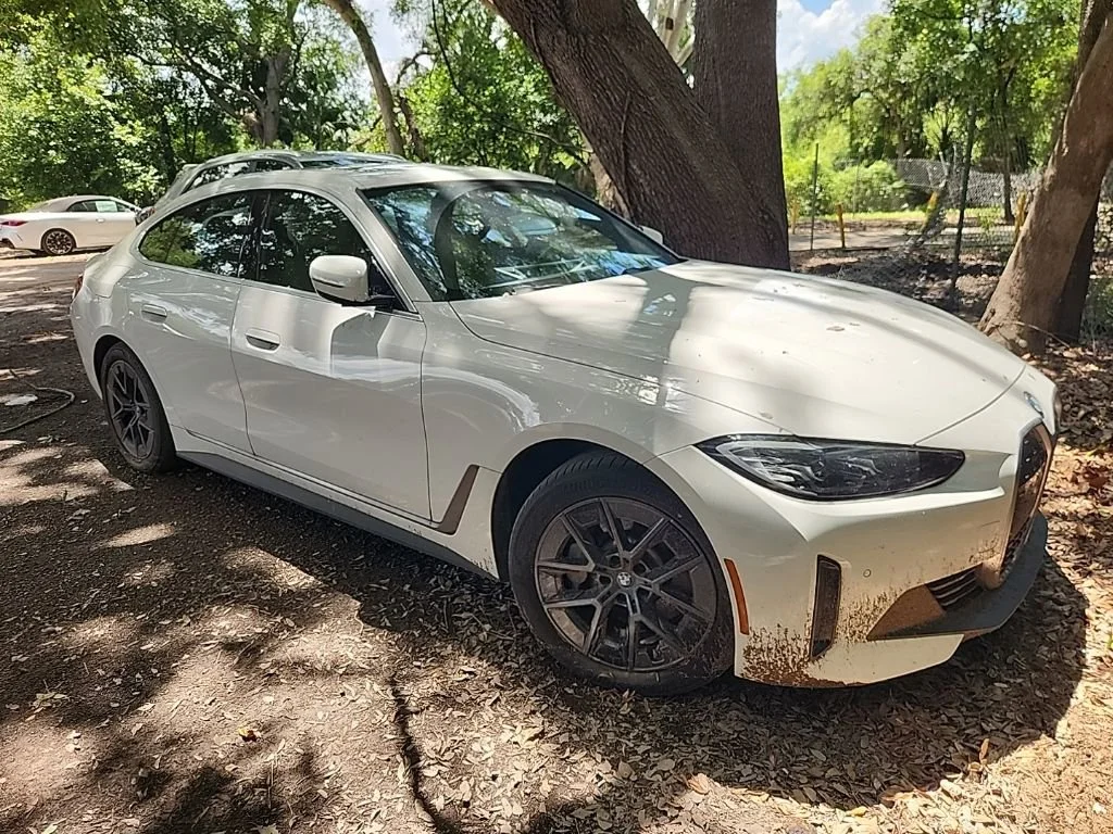 2023 BMW i4 eDrive35's photo