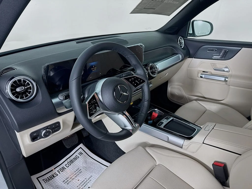 Certified Used 2025 Polar White Mercedes-Benz GLB 250 image 9