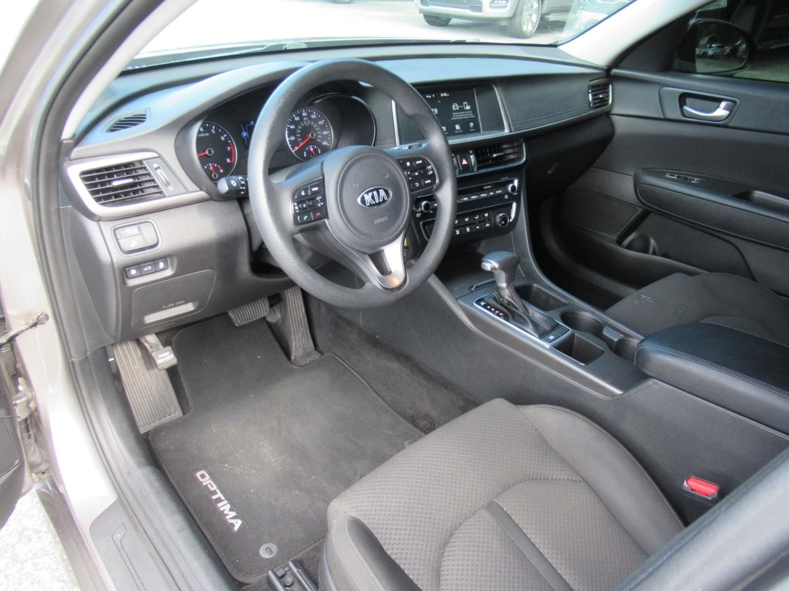 Used 2018 Silver Kia LX image 17
