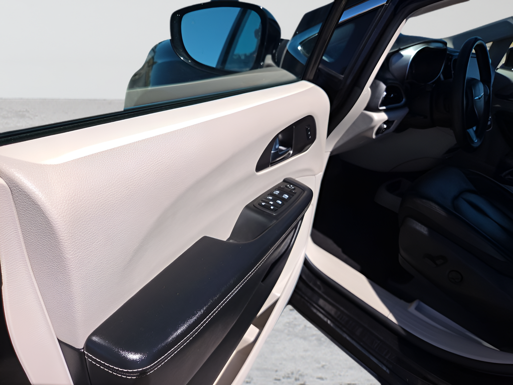 2022 Chrysler Pacifica Touring L - Photo 18