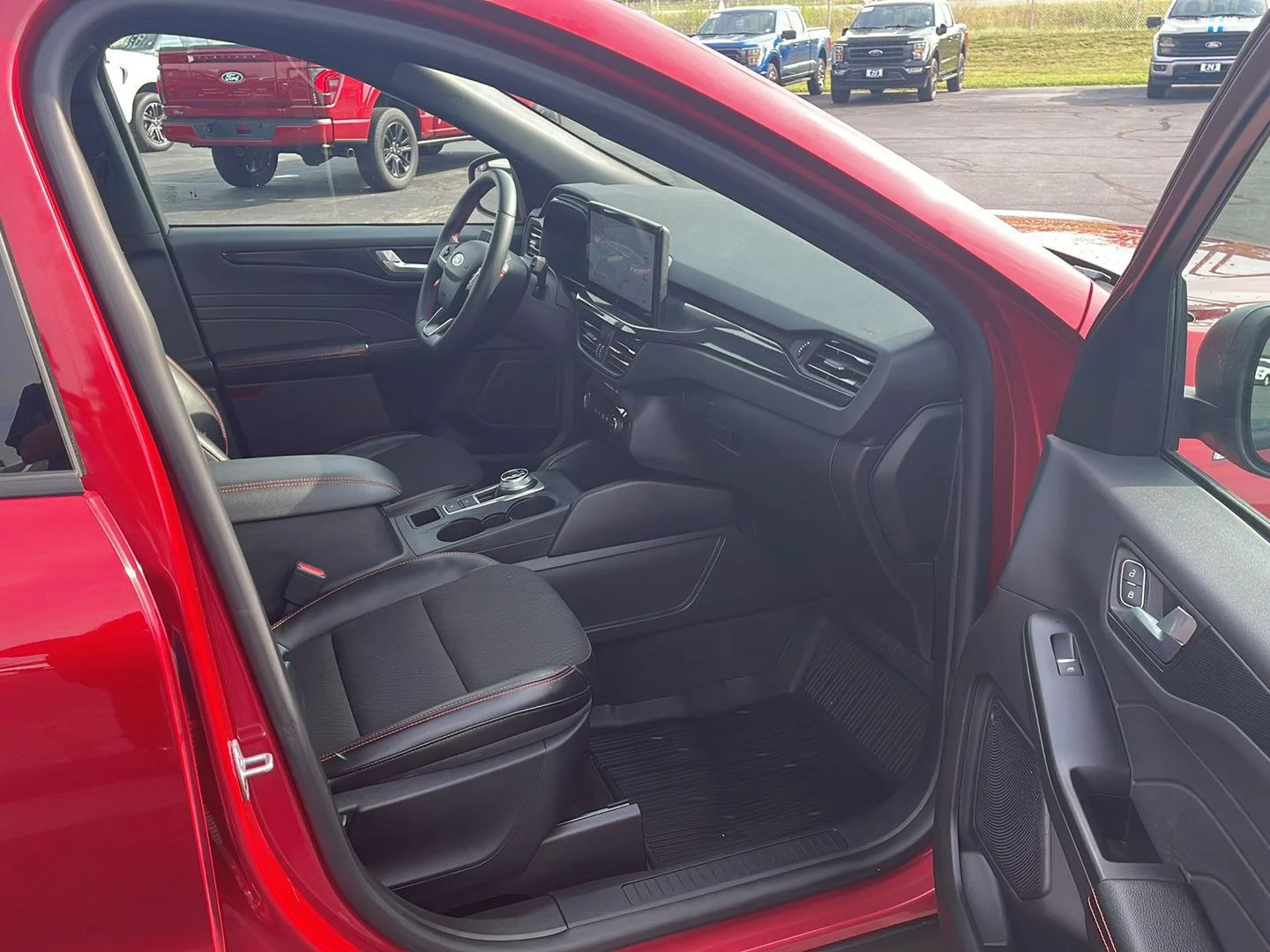 Used 2024 Rapid Red Metallic Tinted Clearcoat Ford ST-Line image 27
