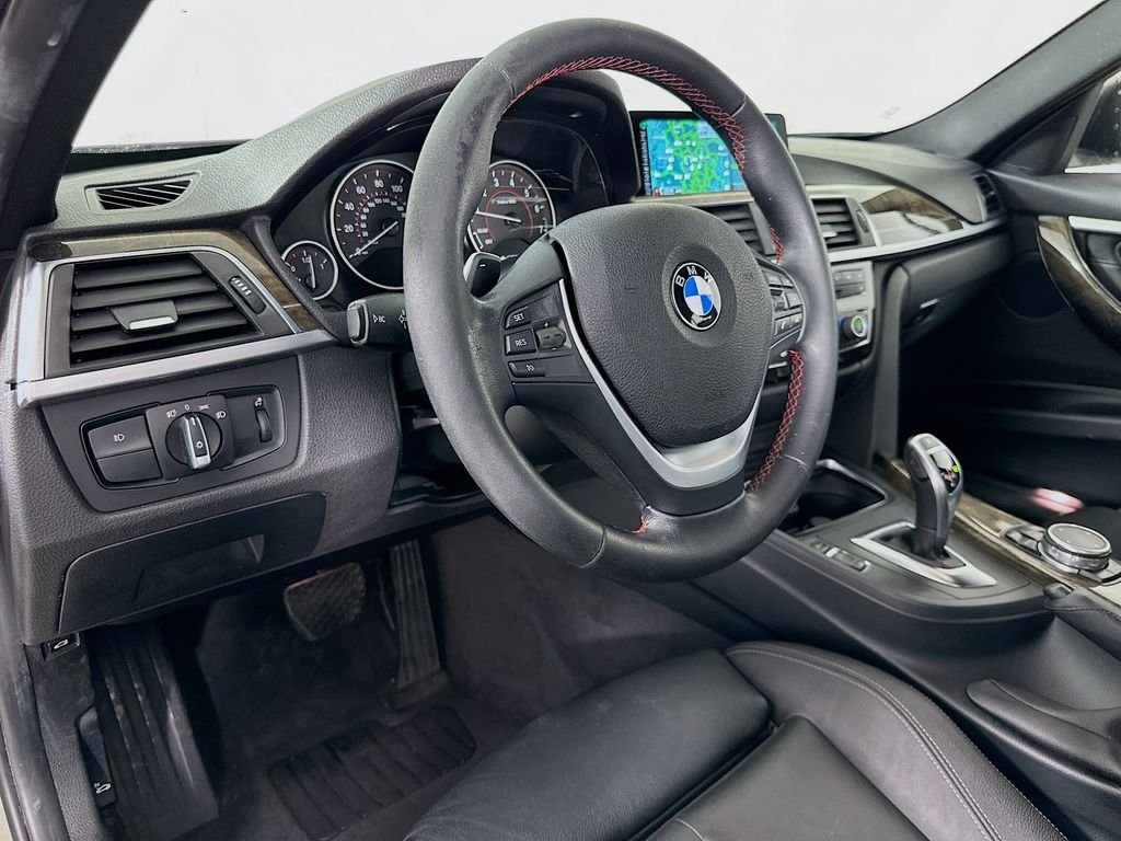 Used 2016 Silver BMW 328i image 9