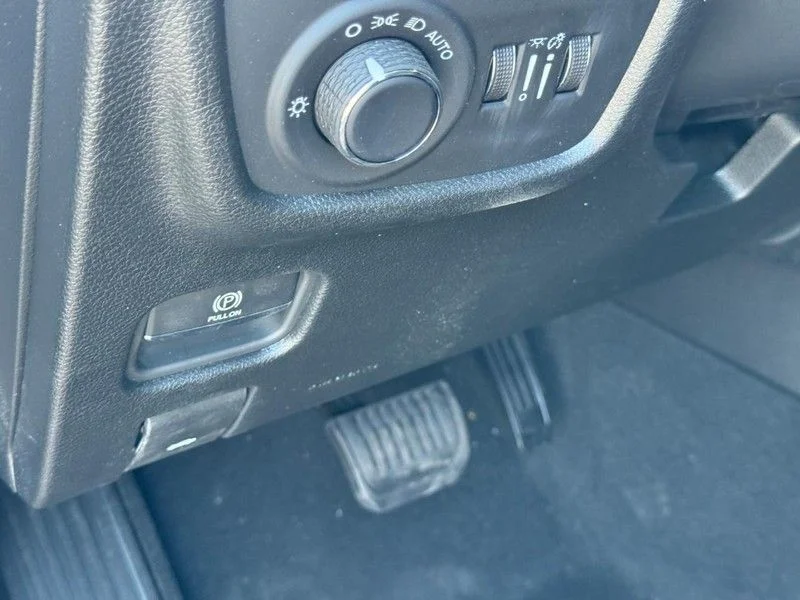 New 2026 Velvet Red Pearlcoat Jeep Altitude image 12