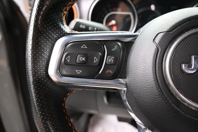 Used 2022 Gray Jeep Mojave image 29