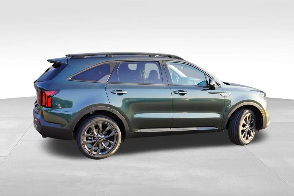 Used 2023 Aruba Green Kia X-Line EX image 4