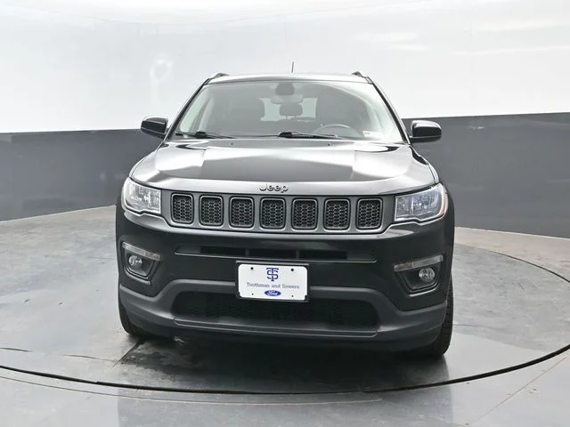 Certified Used 2019 Diamond Black Jeep Latitude image 21