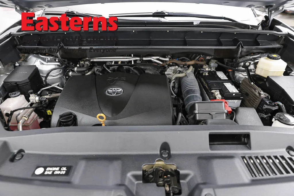 Used 2021 Silver Toyota XLE image 9