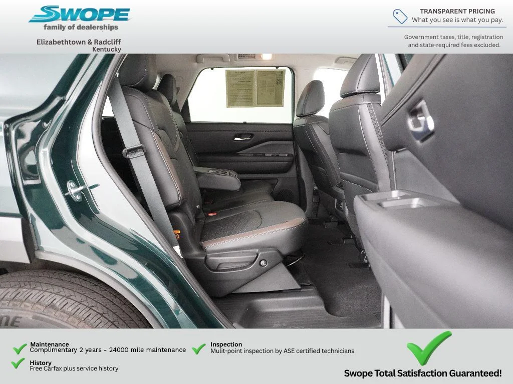 Used 2025 Obsidian Green Pearl Nissan Platinum image 11