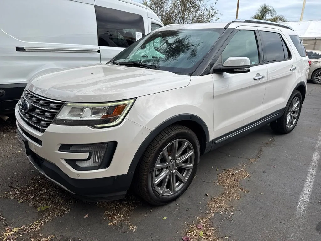 Used 2017 White Ford Limited image 19