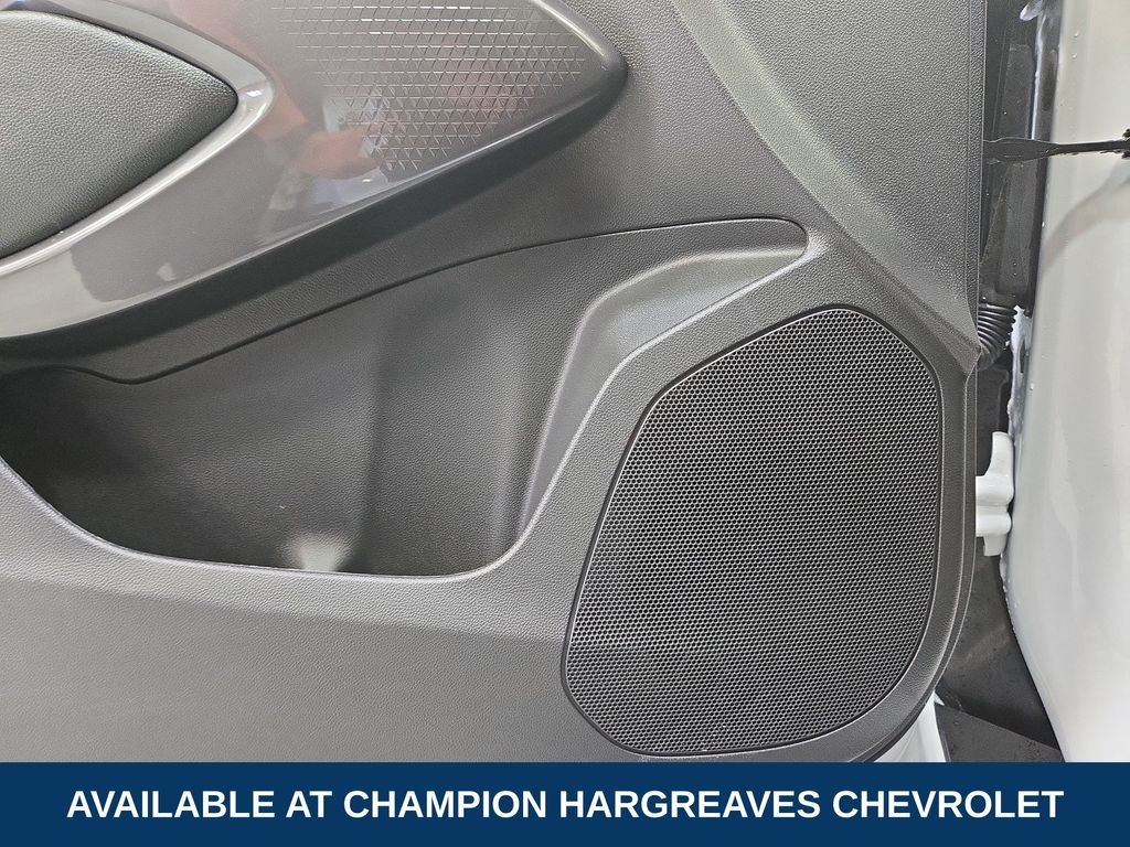 Used 2025 Summit White Chevrolet ACTIV image 32