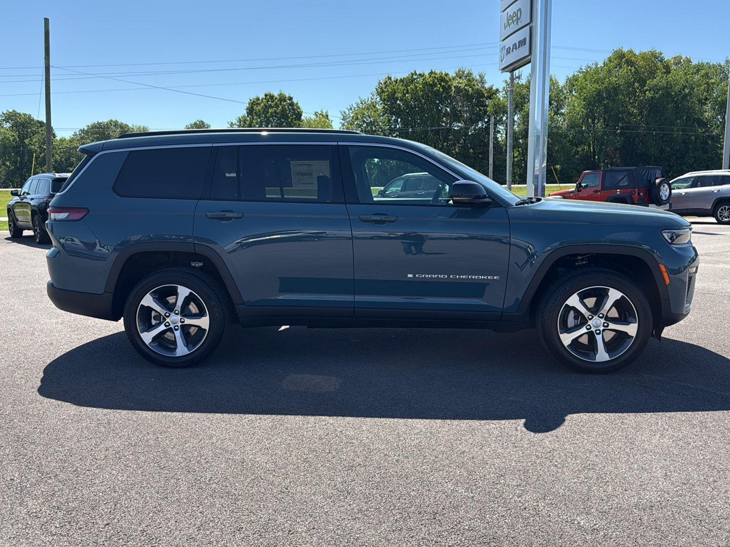 New 2026 Steel Blue Jeep Limited image 9