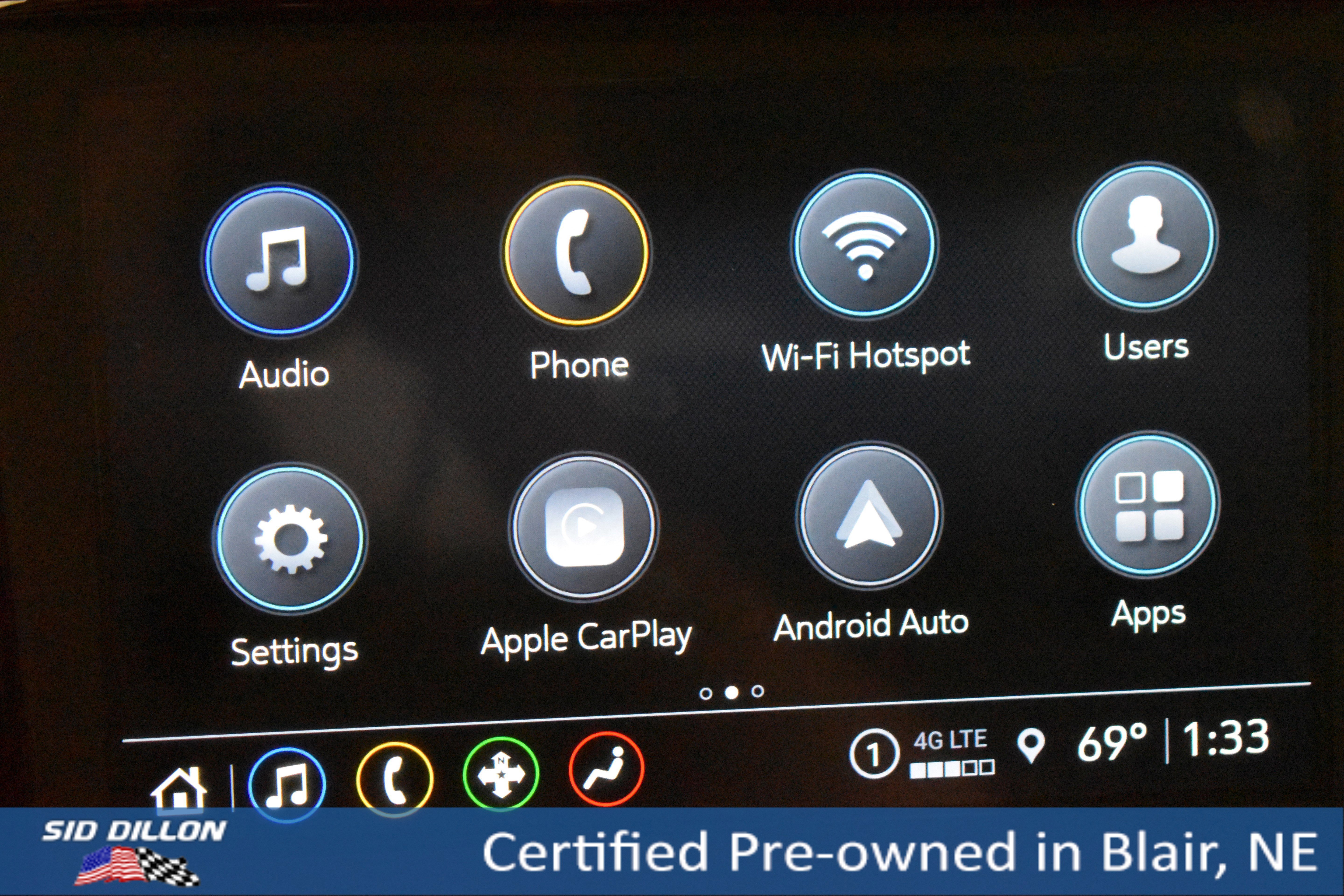 Used 2023 Summit White Chevrolet LT Cloth image 3