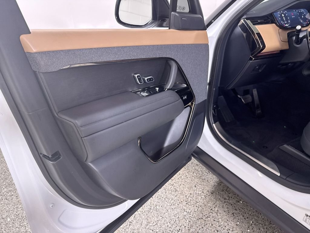 Certified Used 2024 White Land Rover Dynamic SE image 13