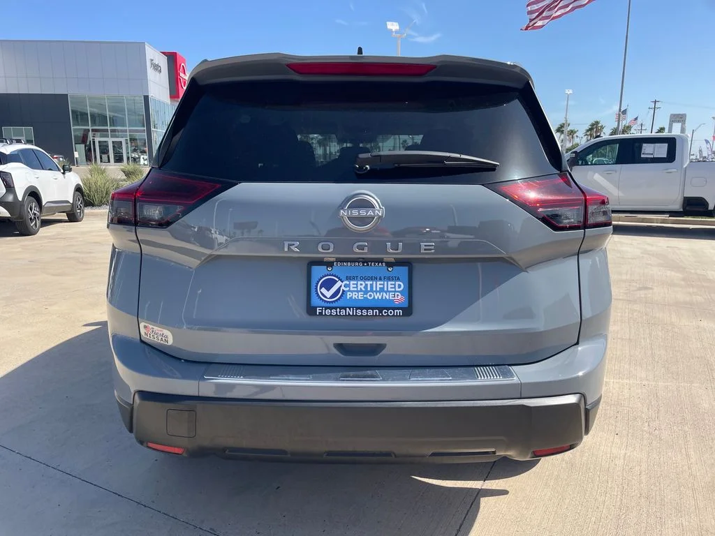Used 2026 Gray Nissan SV image 4