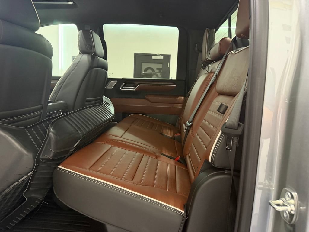 New 2026 Sterling Metallic GMC Denali Ultimate DRW image 32