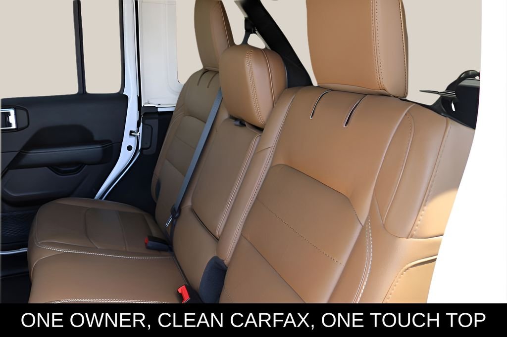 Used 2023 White Jeep Sahara image 14