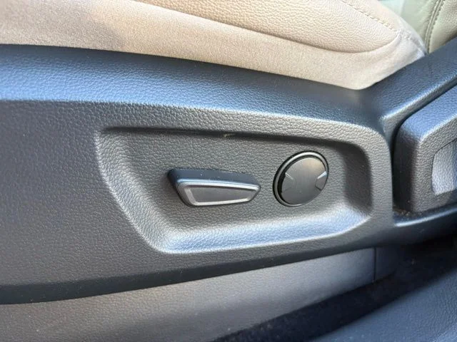 Used 2022 Red Ford Lariat image 29