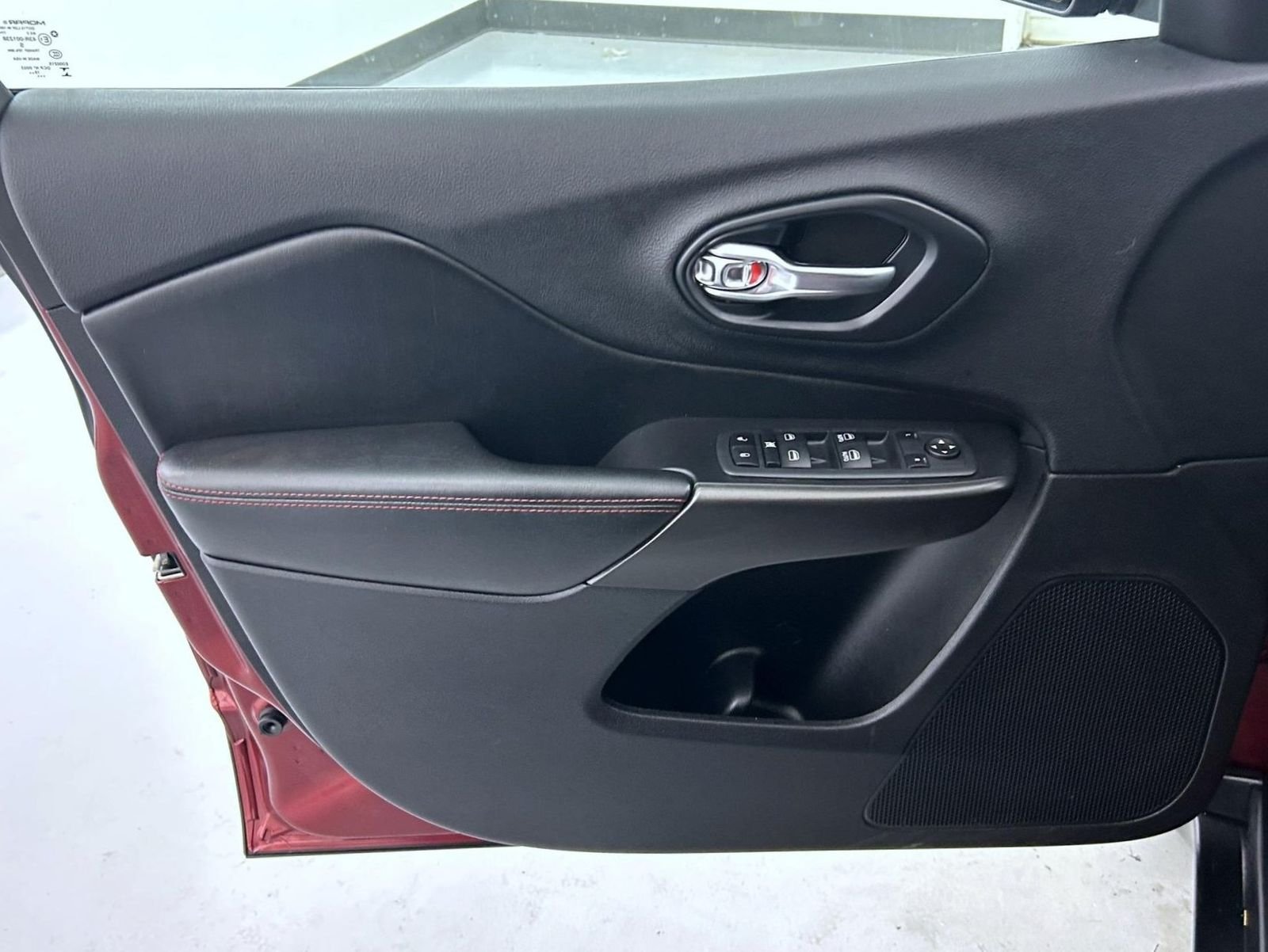 Used 2020 Red Jeep Trailhawk image 9