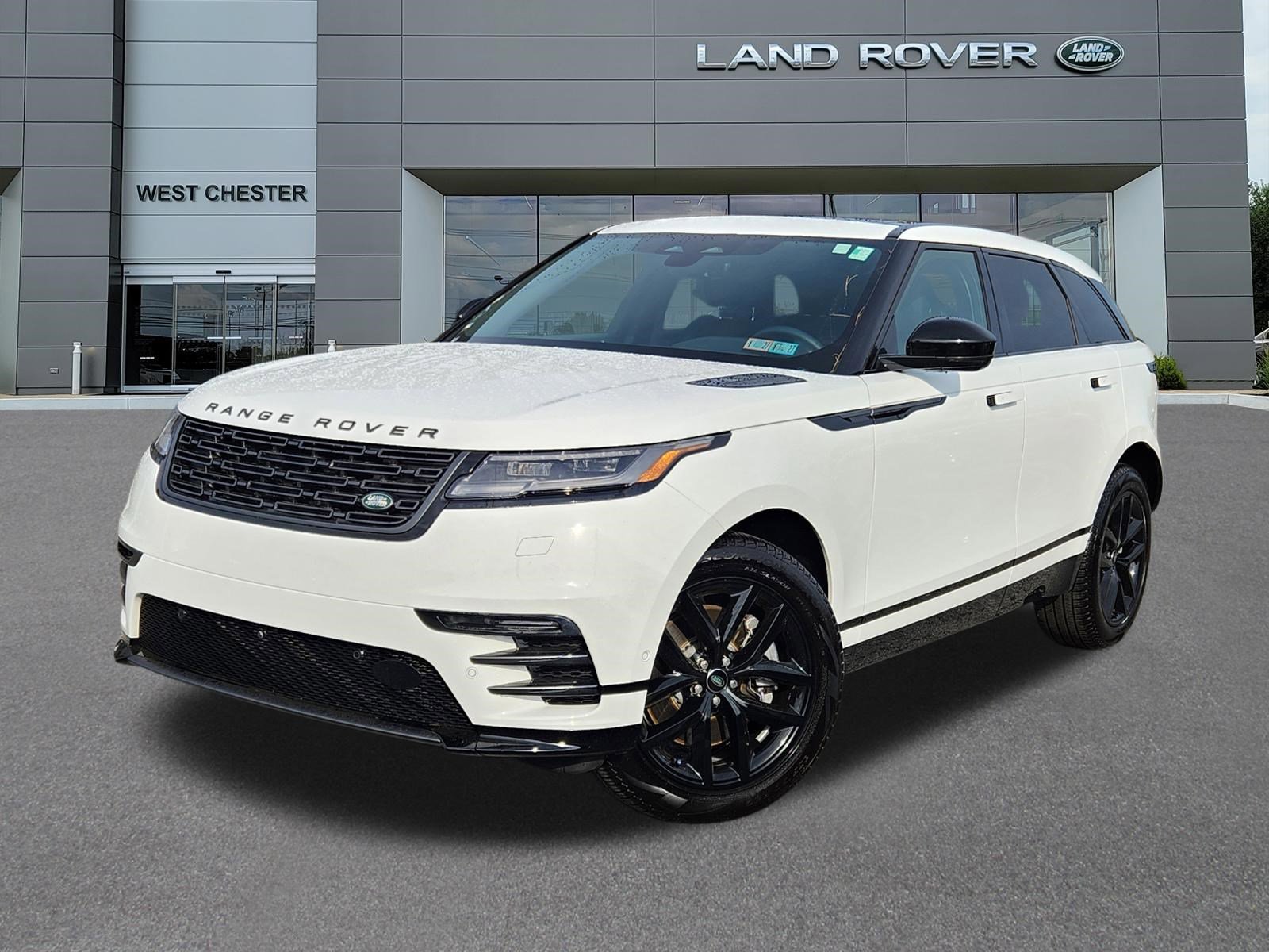 Certified Used 2026 Fuji White Land Rover Dynamic SE image 1