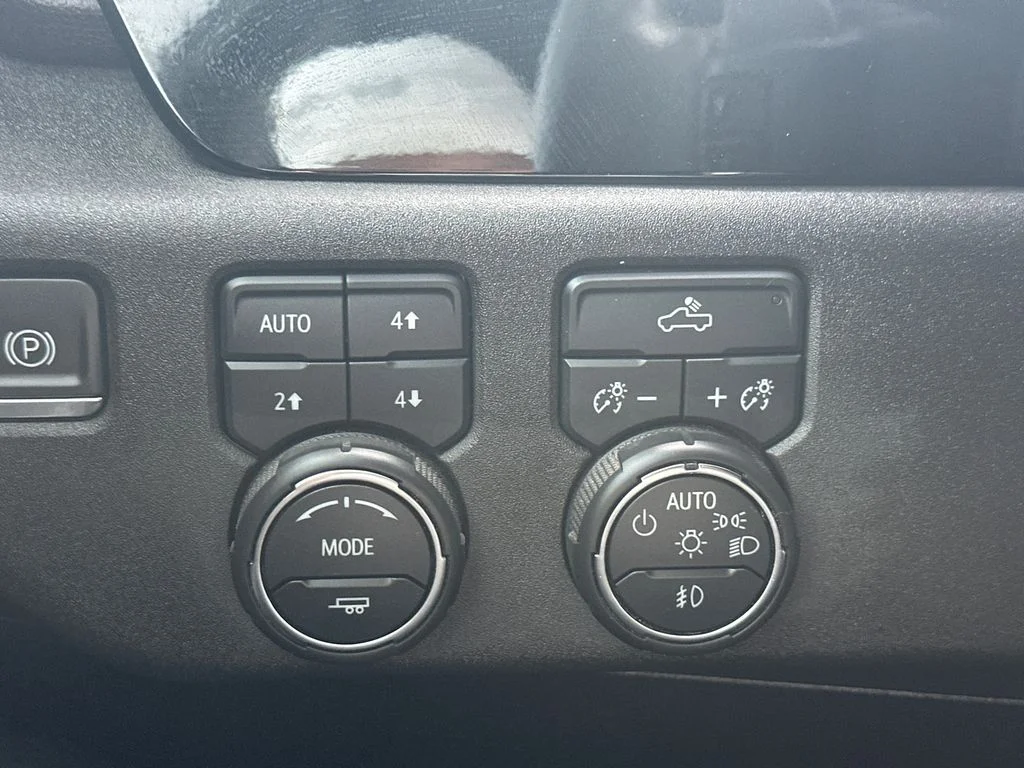 Used 2024 White Chevrolet RST image 32