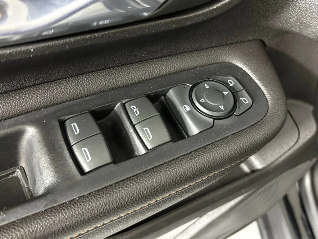 Used 2019 Black GMC SLE image 14