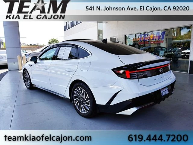 Used 2024 White Hyundai Limited image 7