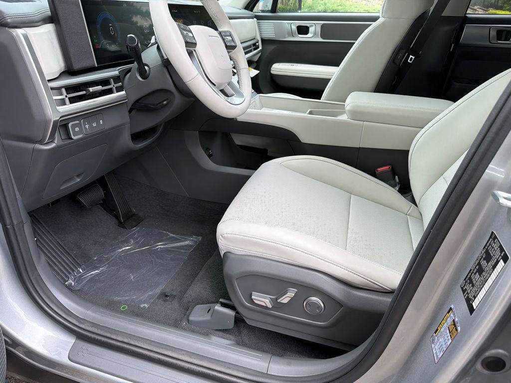 New 2026 Silver Hyundai SEL image 9