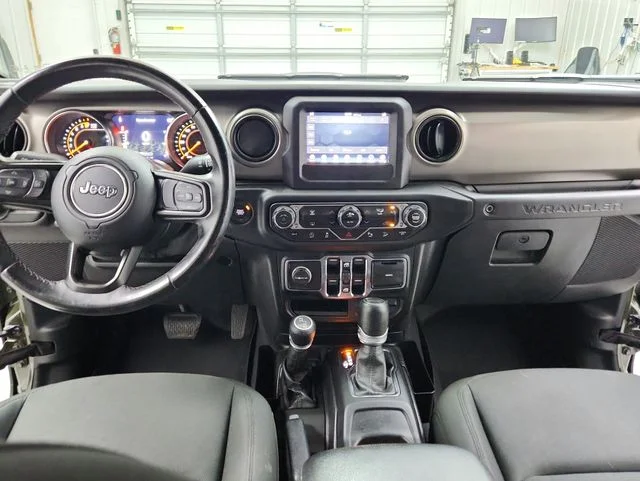 Used 2020 Green Jeep Unlimited Sport S image 23