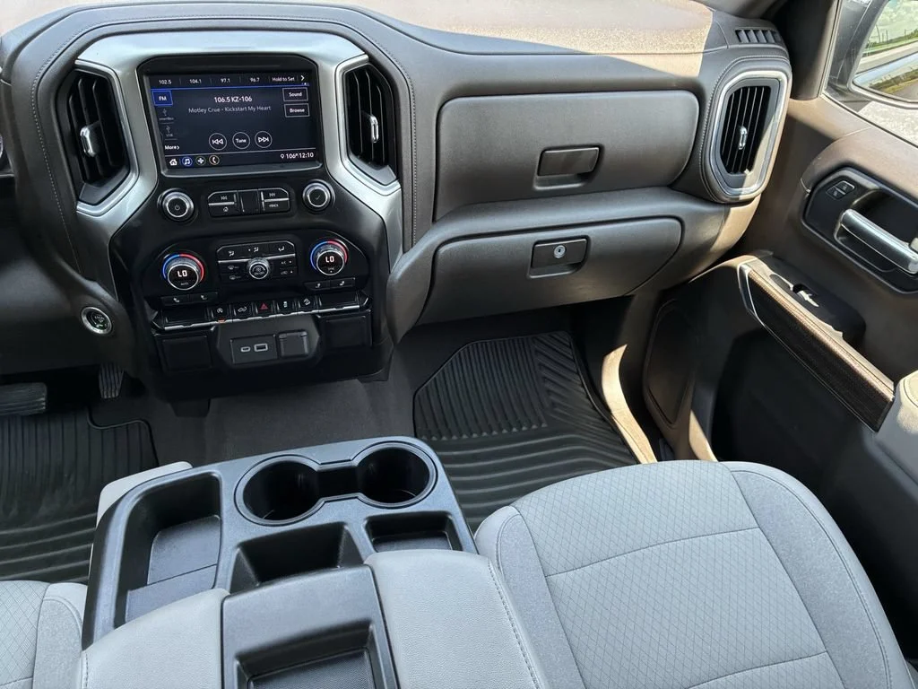 Used 2019 BLACK Chevrolet LT image 34