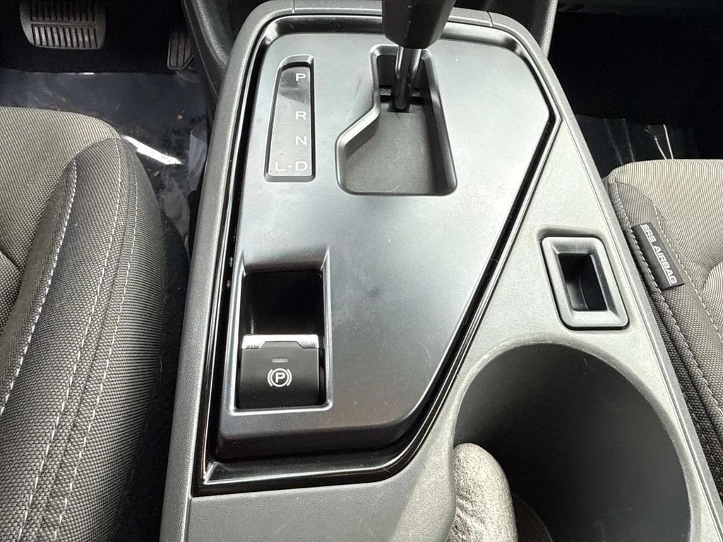 Used 2024 Black Subaru Base image 32