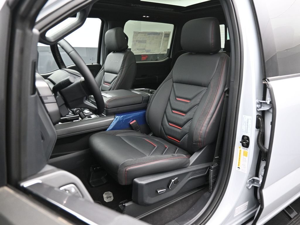New 2025 Space White Metallic Ford Lariat image 8